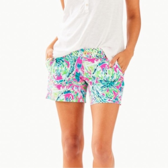 Lilly Pulitzer Callahan Short in Multi Snap Back - Picture 4 of 4